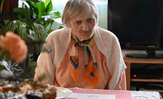 Obraz przedstawiający Jubileusz 95-lecia urodzin Pani Genowefy Rudnik